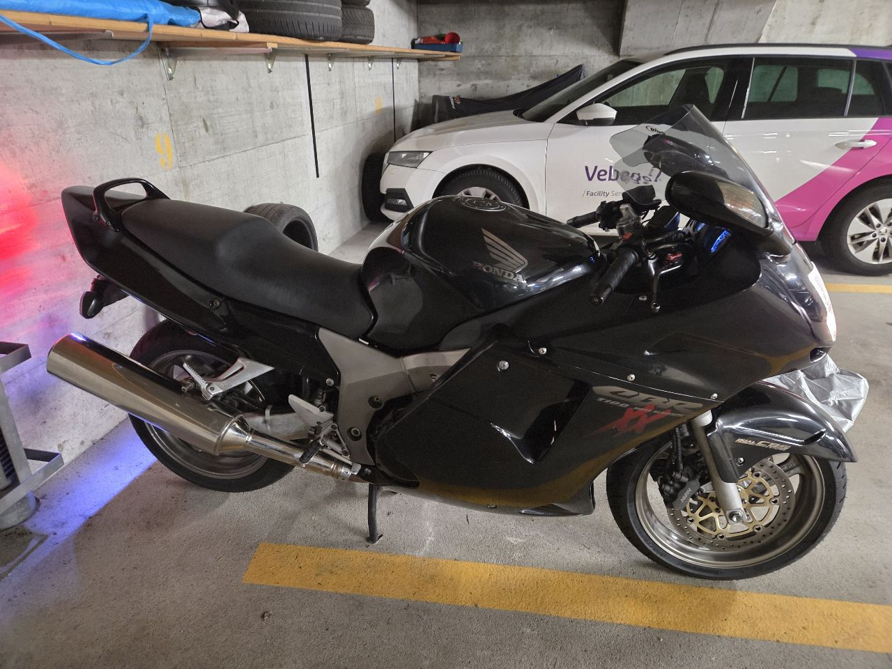 A vendre moto honda cbr xx 1100 de 2000 