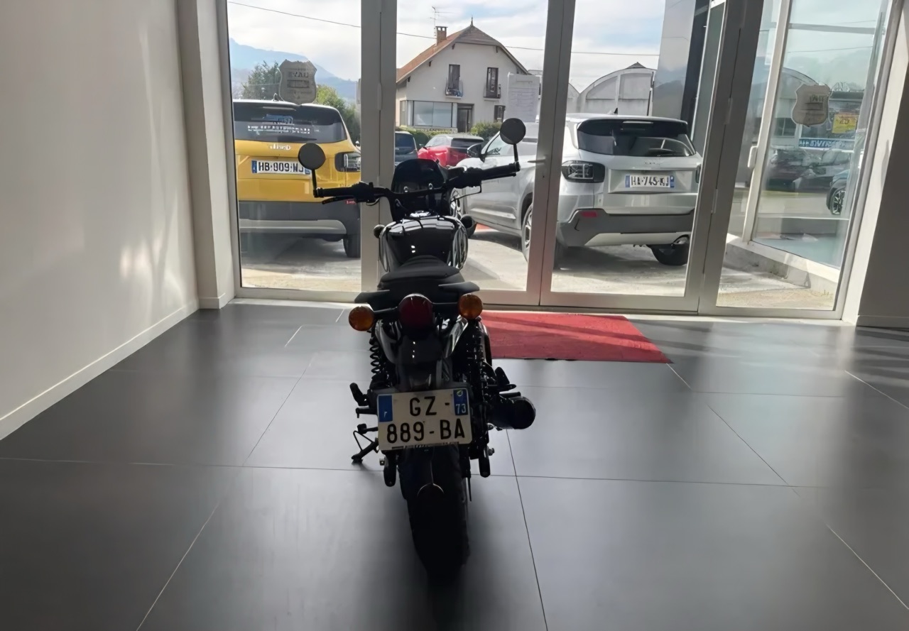 Royal Enfield HNTR REBEL BLACK