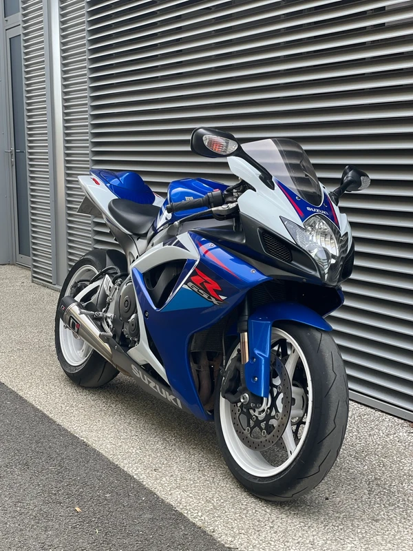 Suzuki GSXR 750 K7
