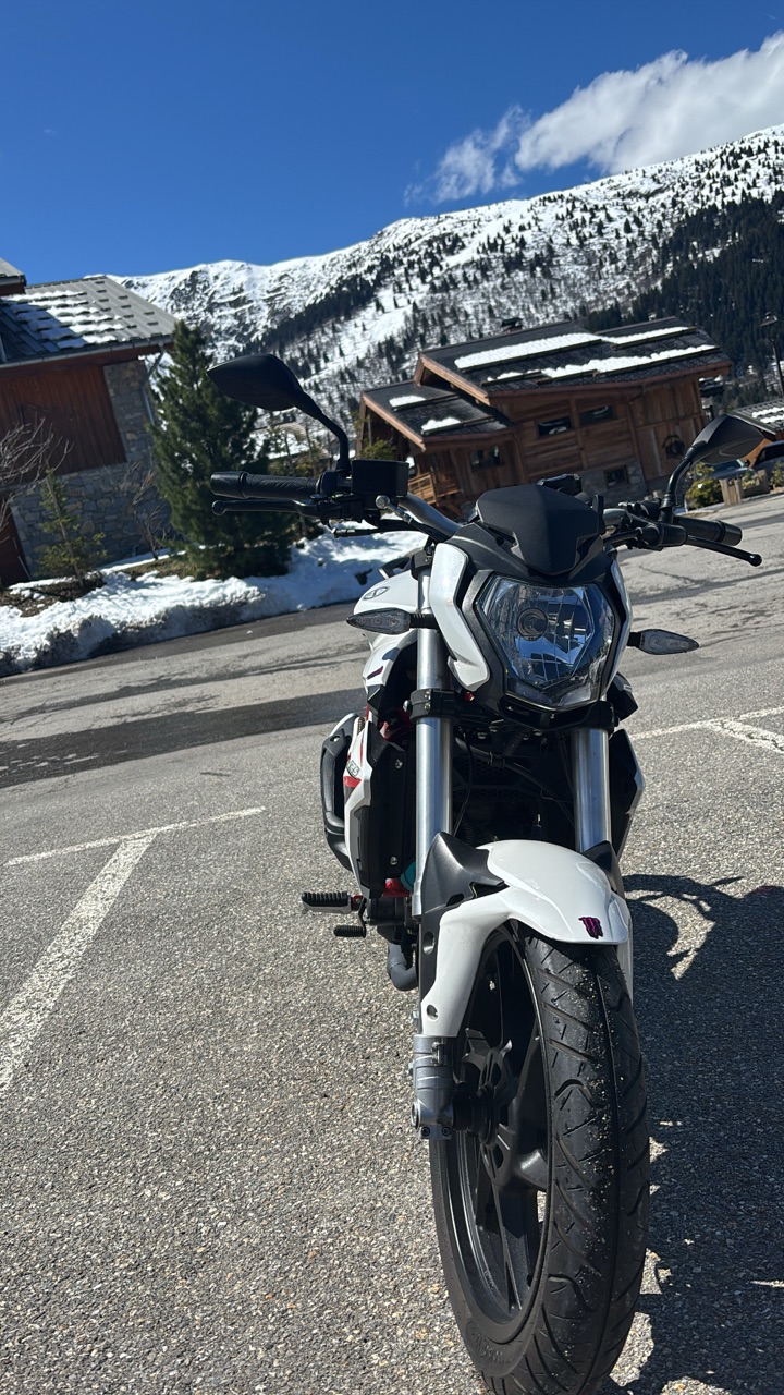 Moto 125 benelli 