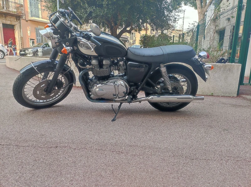 Triumph Bonneville T 100 année 2007