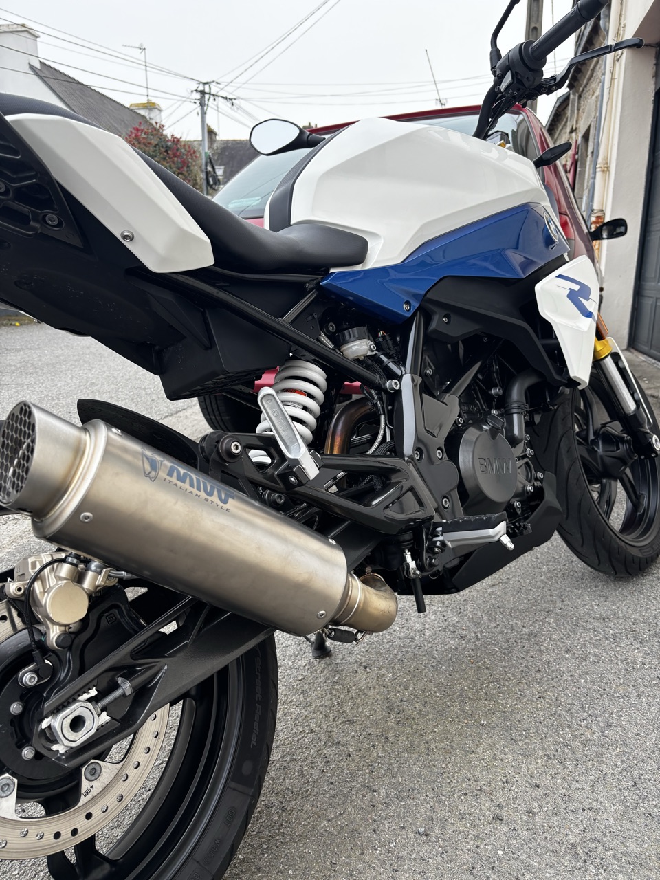 BMW G310R