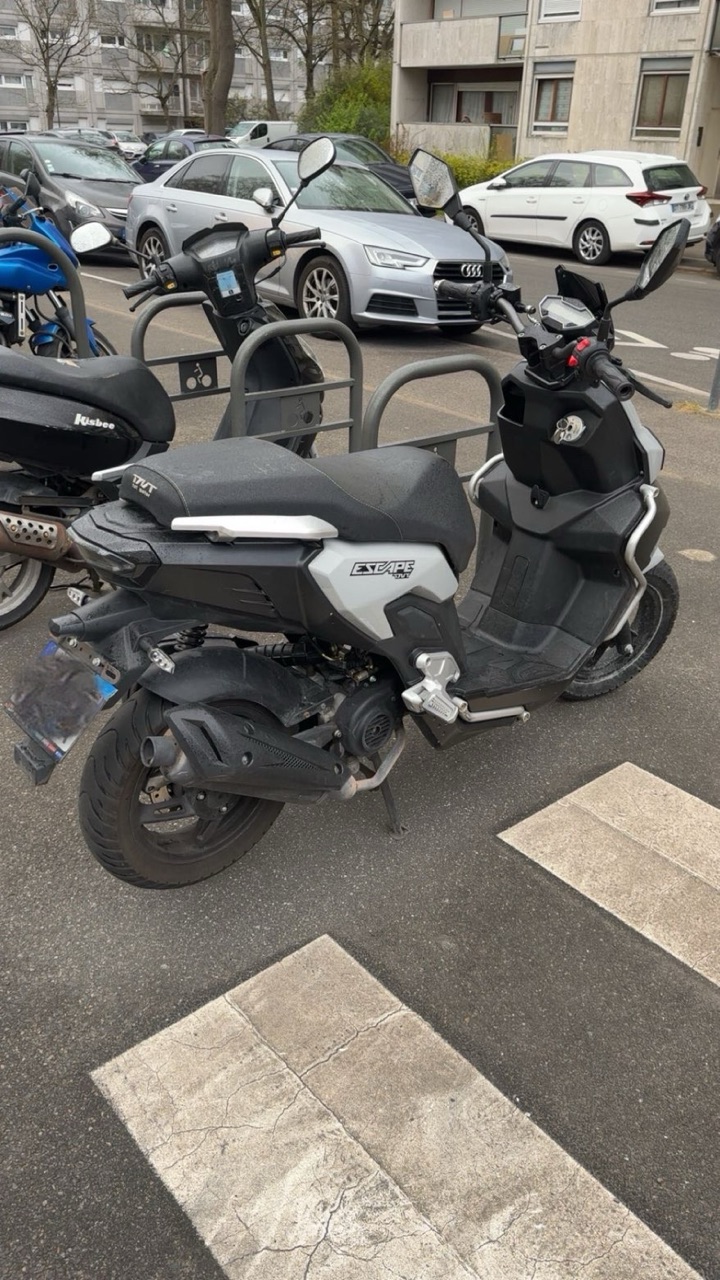 SCOOTEUR NEUF PAS CHER 