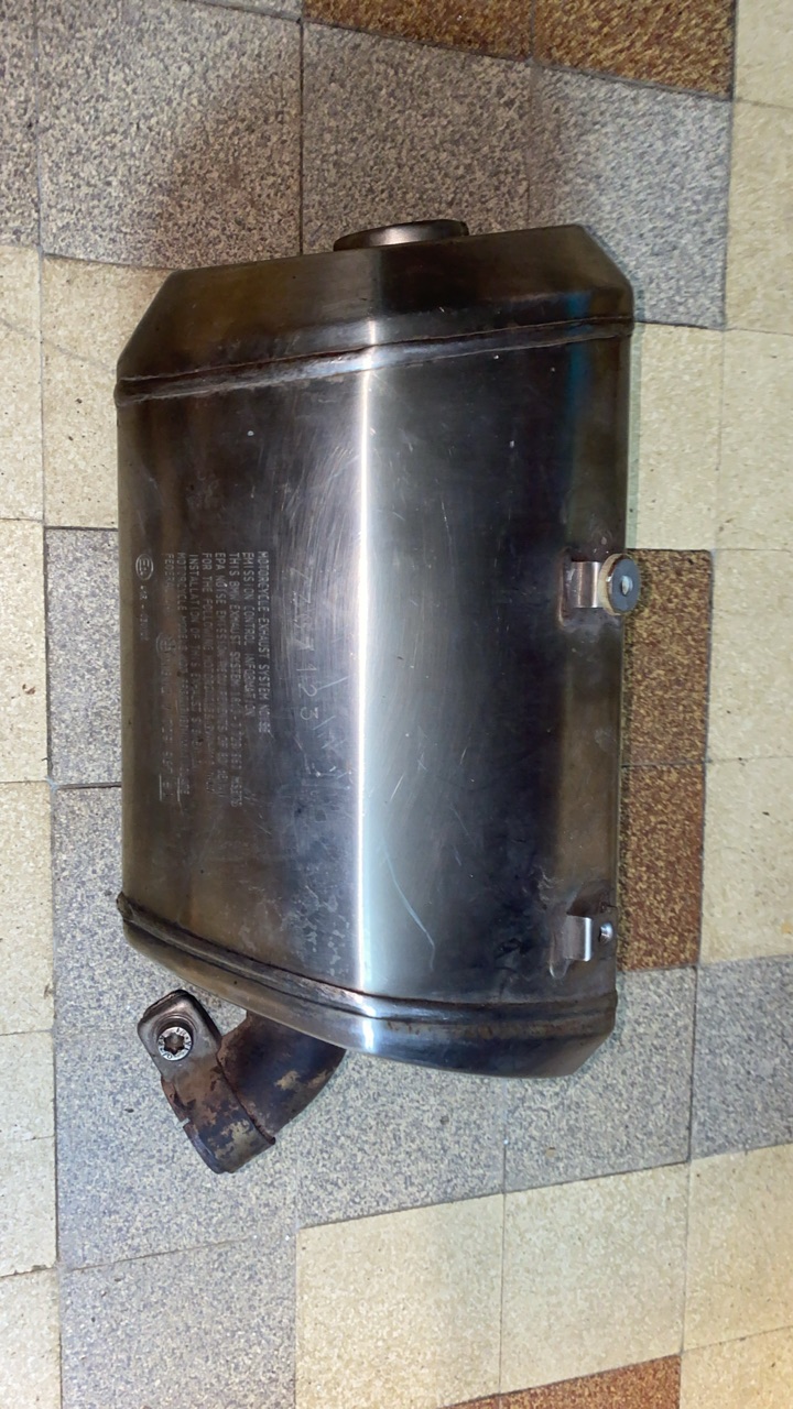 BMW C650 GT – Pot d’échappement d’origin – Bon éta