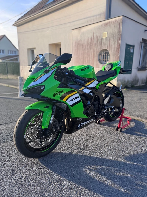 VEND/ECHANGE MAGNIFIQUE KAWASAKI NINJA ZX6R 2400KM