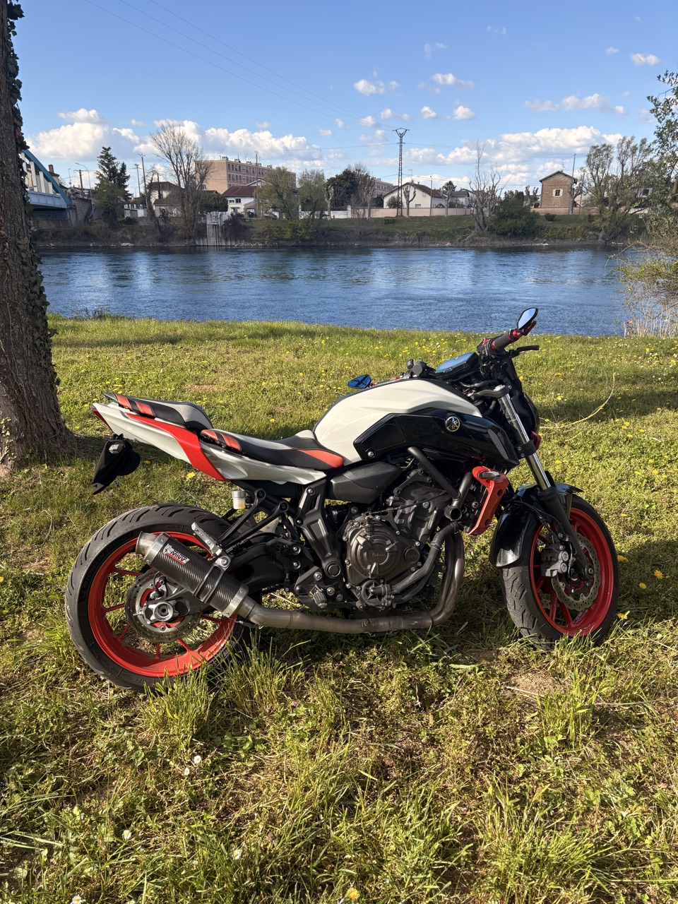 Mt07 A2 (1500€ d'options)