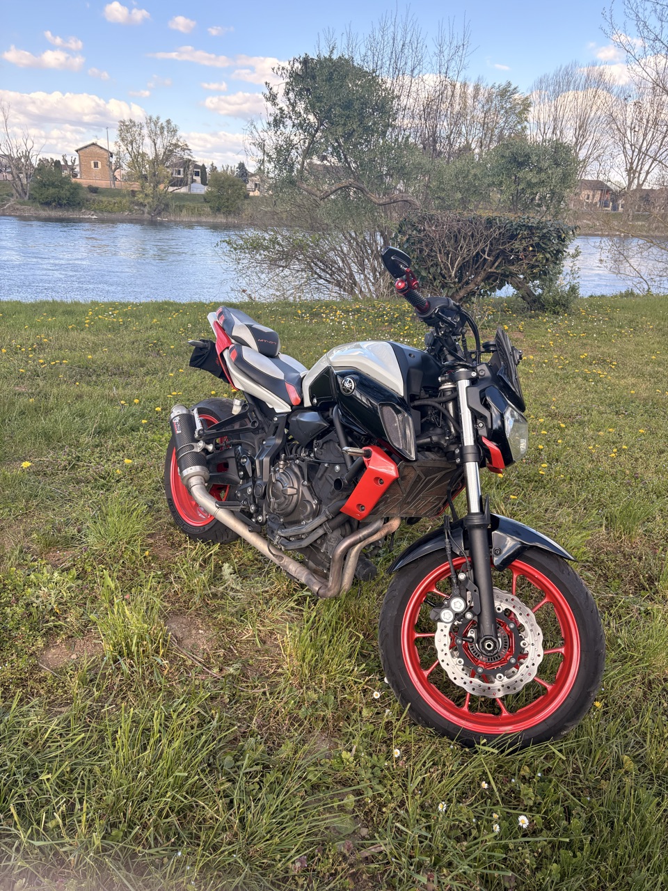 Mt07 A2 (1500€ d'options)