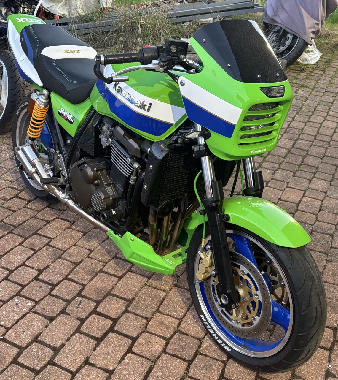 ZRX1200