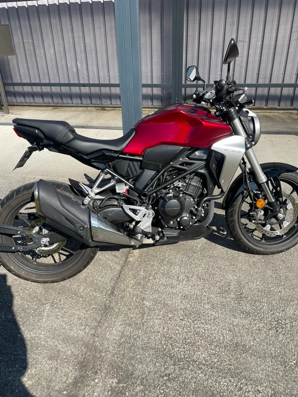 Honda CB300R neo sport cafe ABS 5600 km