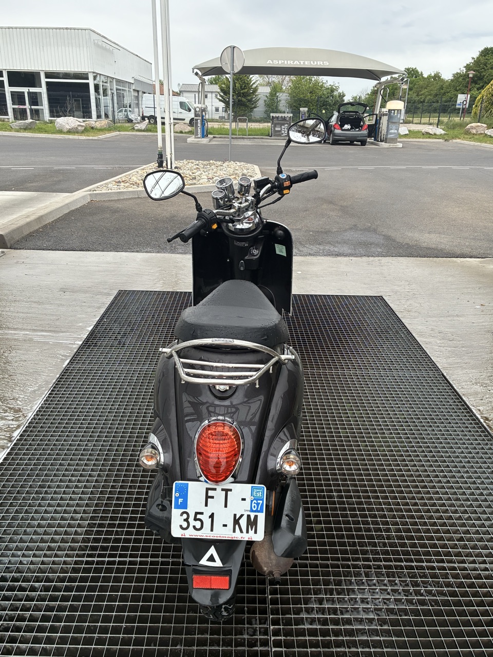 Scooter 50cc (moteur neuf avec preuve)