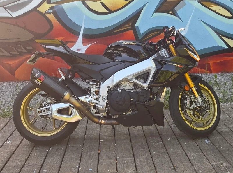 Aprilia Tuono V4 Factory