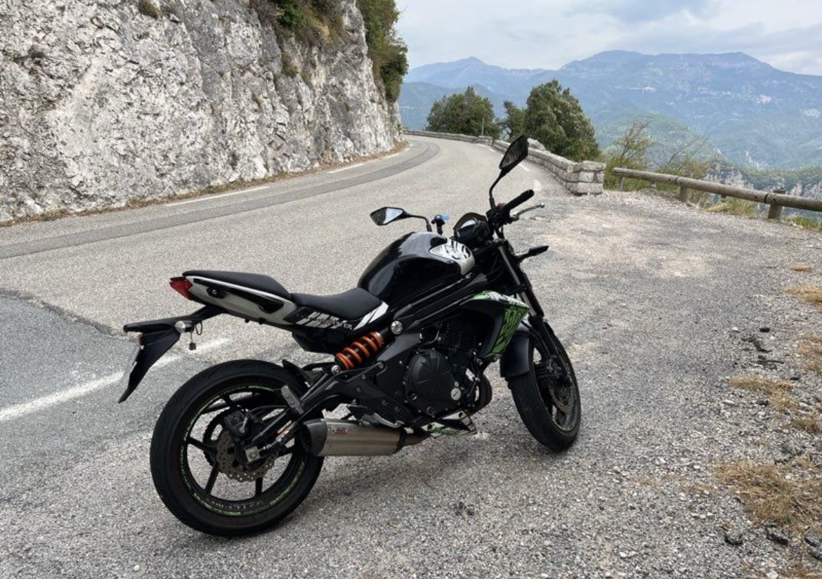ER6N A2