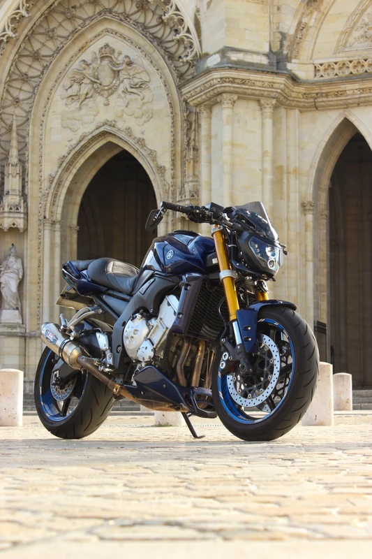 Yamaha FZ1 1000 – 55 500 km – Équipée – Suivi comp