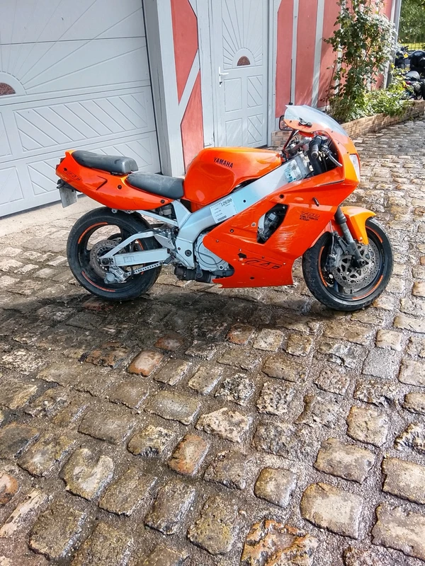 À vendre toutes pièces Yamaha yzf 750