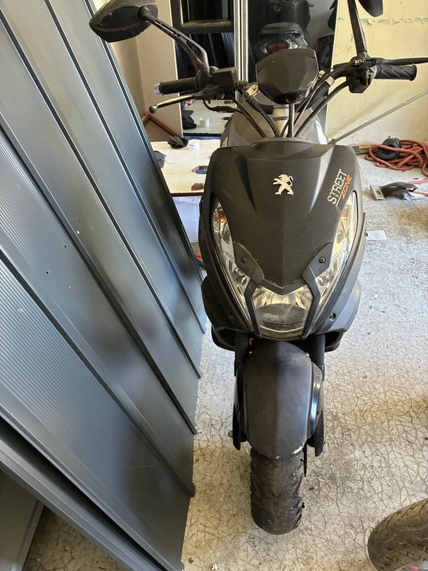 À vendre toutes pièces Peugeot street zone