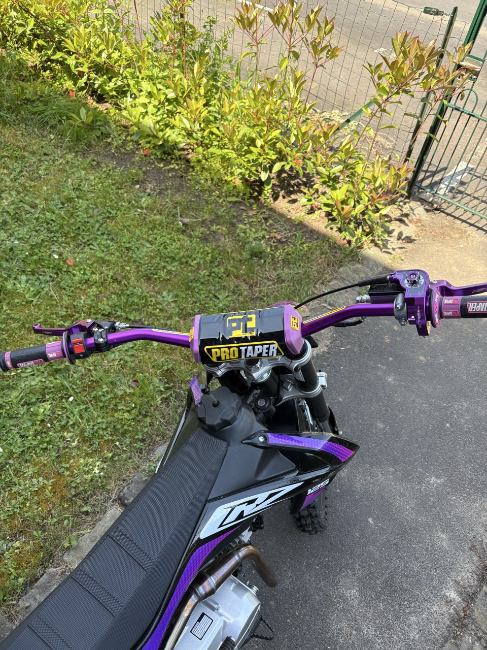 Crz 125 bw