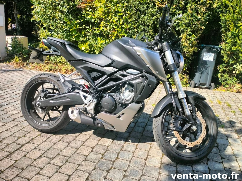 Vends Honda CB125R