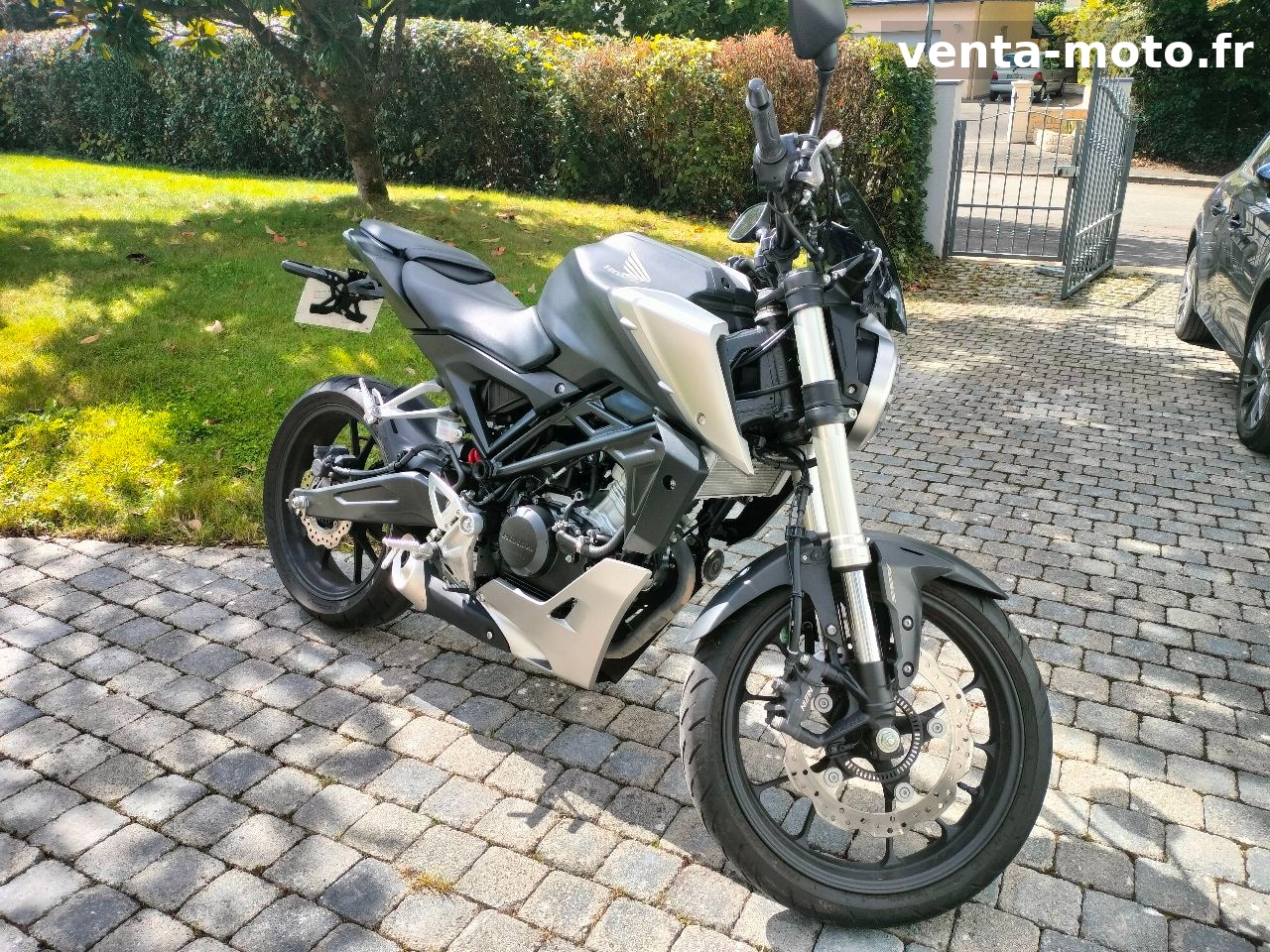 Vends Honda CB125R