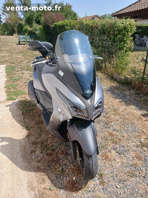 Scooter Kymko X-Town 300