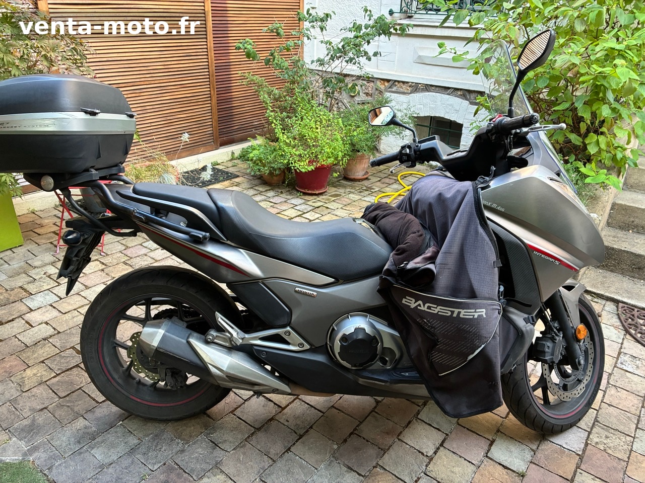 Honda Integra 750