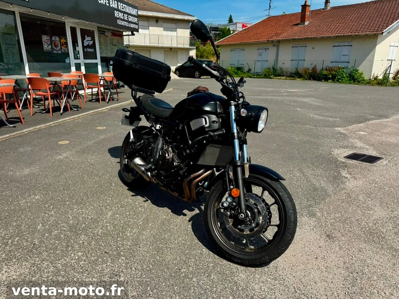 YAMAHA XSR700